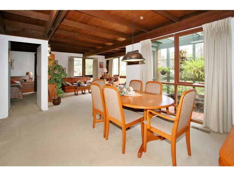 8 Von Nida Crescent, Rosanna VIC 3084