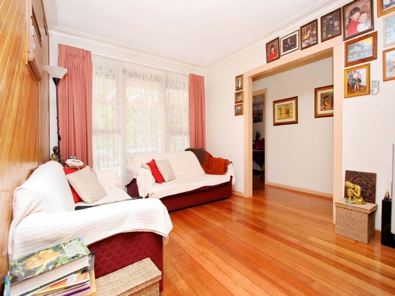 17 Flag Street, Kingsbury VIC 3083