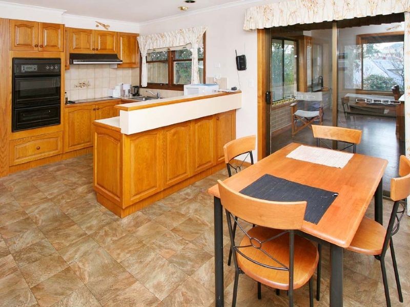 34  McLaughlans Lane , Plenty VIC 3090