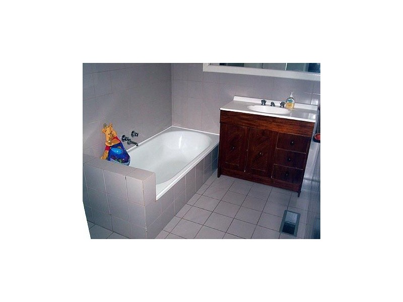 9 Anthony Court, Kingsbury VIC 3083