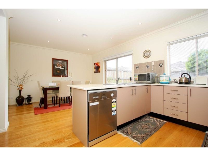 4/5 Delacombe Drive, Mill Park VIC 3082
