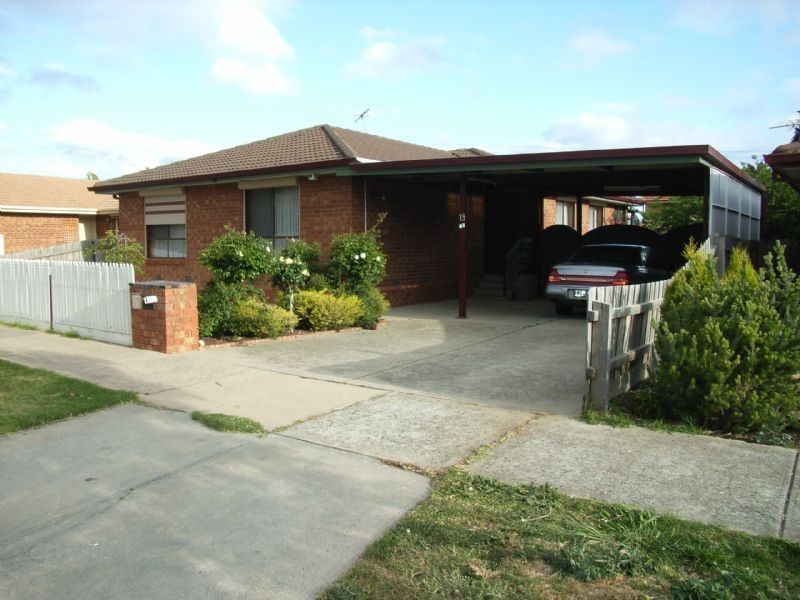 19 Golf Links Drive, Mill Park VIC 3082