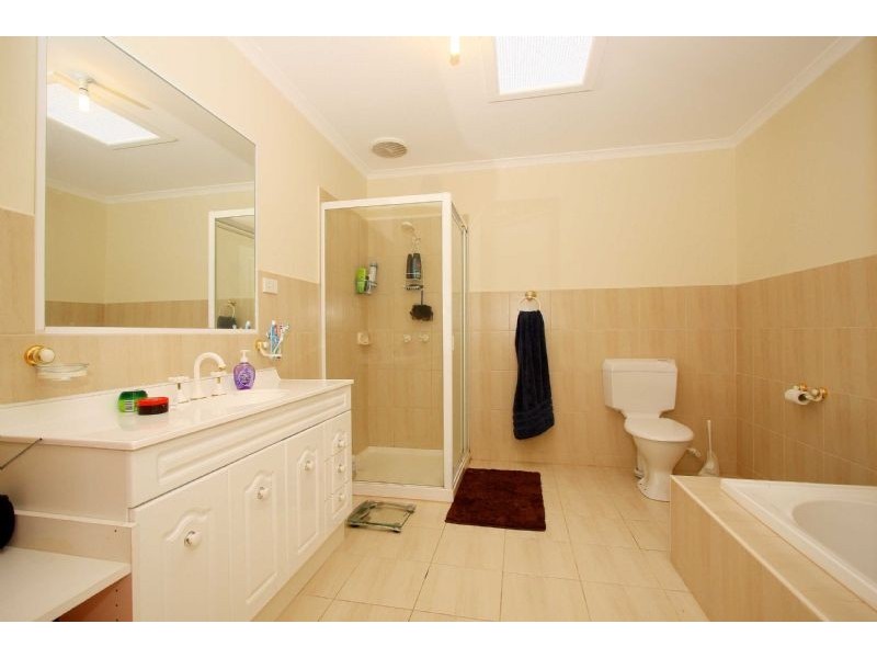 8/2 Shoalhaven Street, Bundoora VIC 3083