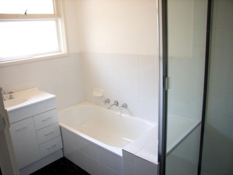 8 Kanowindra Crescent, Greensborough VIC 3088