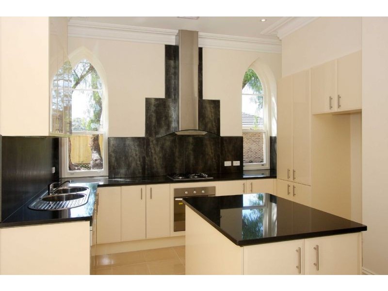 1 /4-6  Spring Street, Thomastown VIC 3074