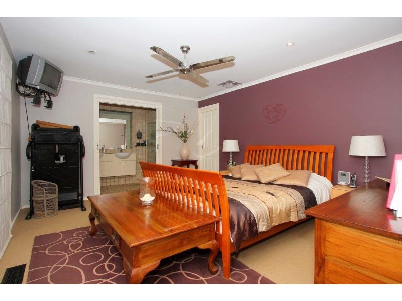 10 Dilkara Avenue, Bundoora VIC 3083