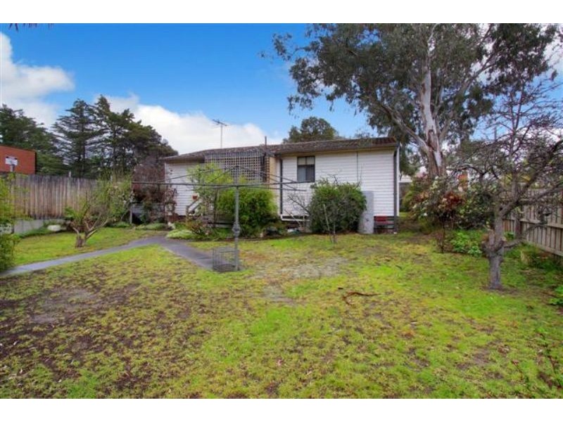 12 McNamara Street, Macleod VIC 3085