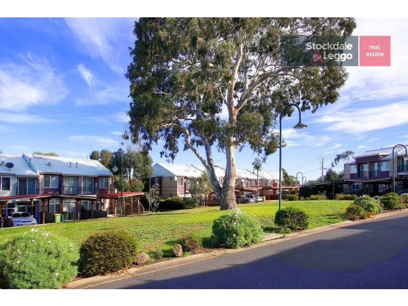 27/70 Grange Boulevard, Bundoora VIC 3083