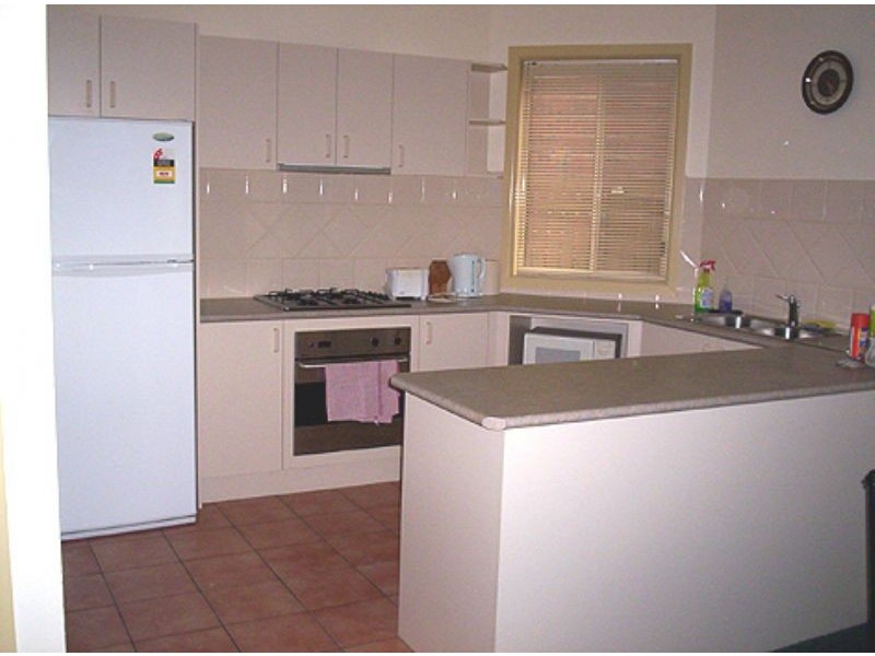 8/1A Main Drive, Bundoora VIC 3083