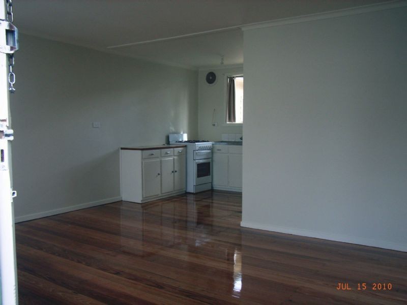 2/24 Scott Grove, Kingsbury VIC 3083