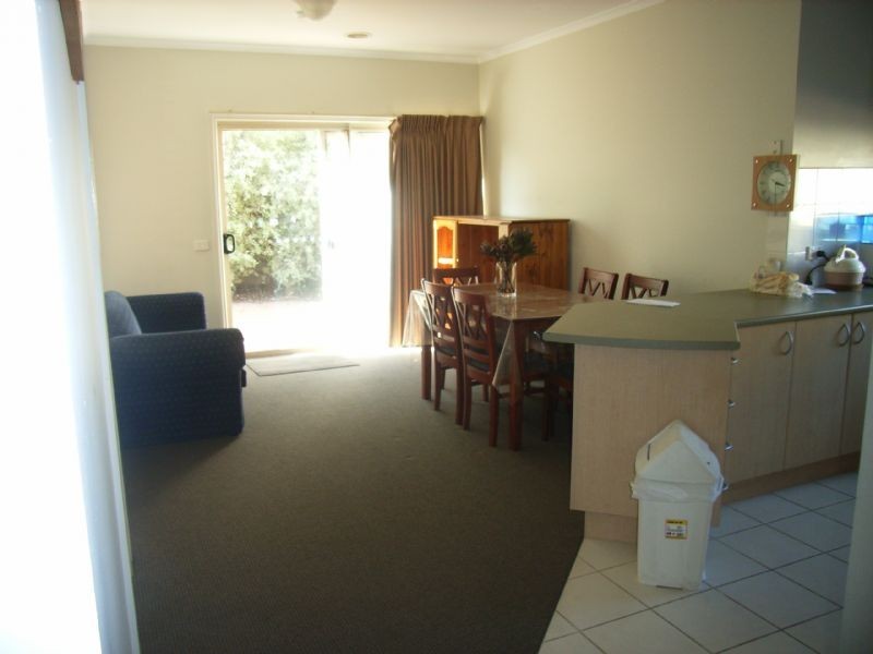 Room 6/41 Bramble Crescent, Bundoora VIC 3083