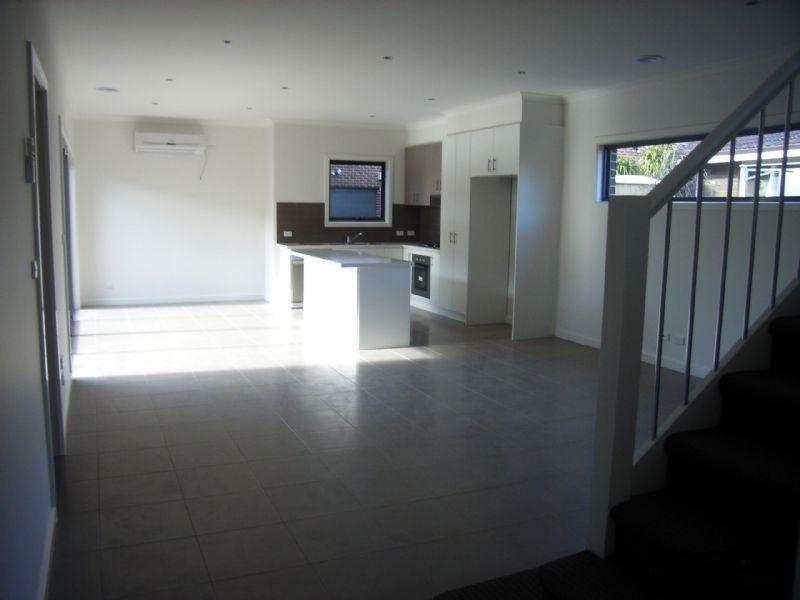 1/4 Brownhill Street, Bundoora VIC 3083