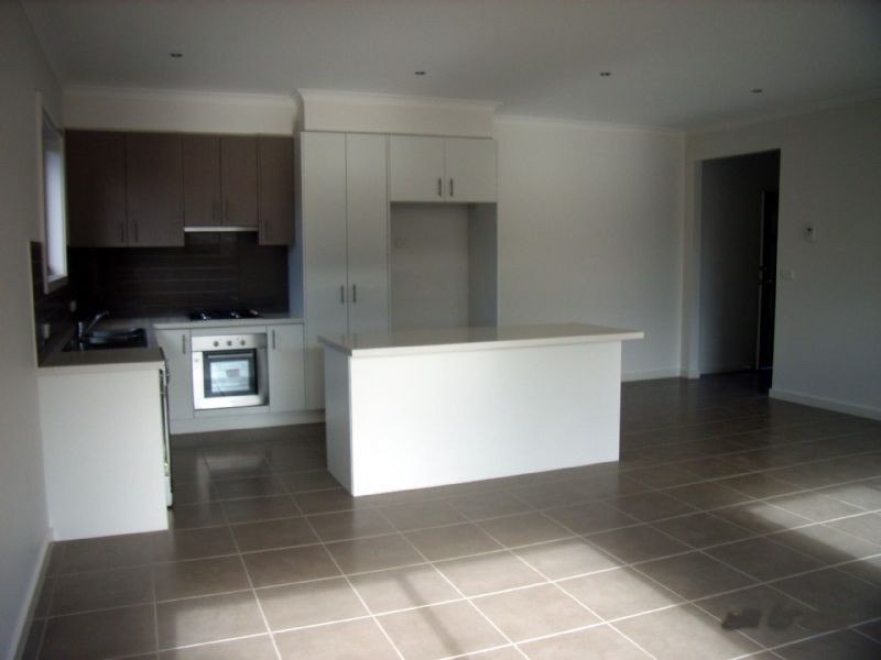 2/4 Brownhill Street, Bundoora VIC 3083