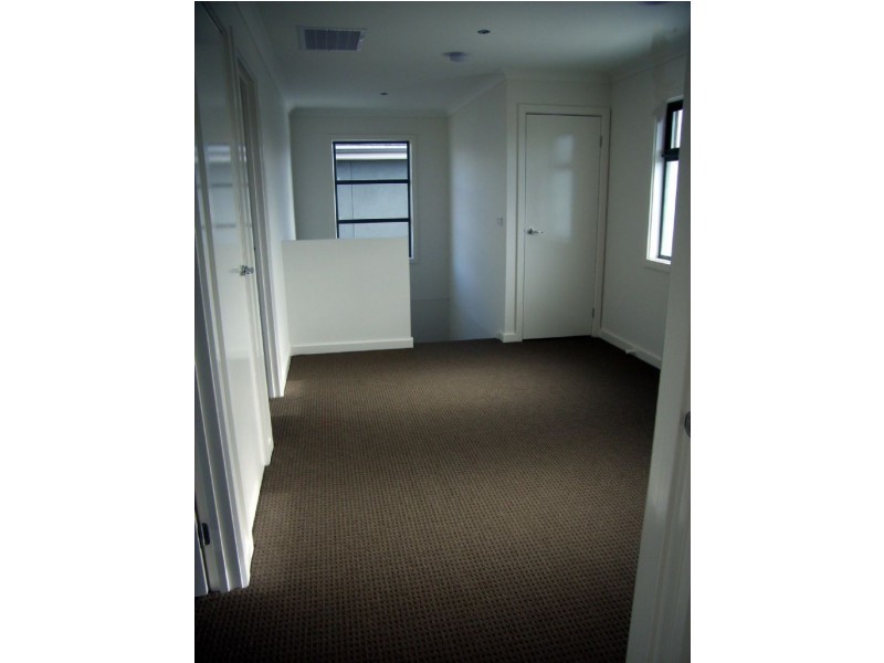 2/4 Brownhill Street, Bundoora VIC 3083