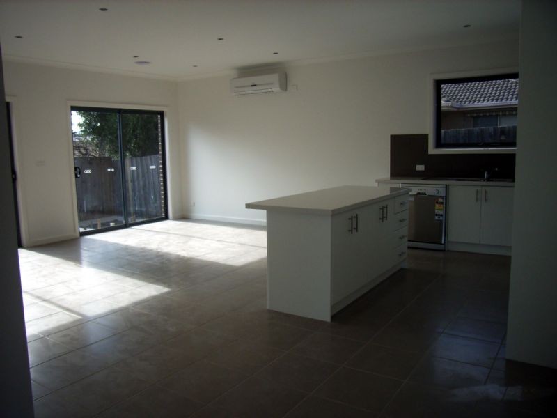 2/4 Brownhill Street, Bundoora VIC 3083