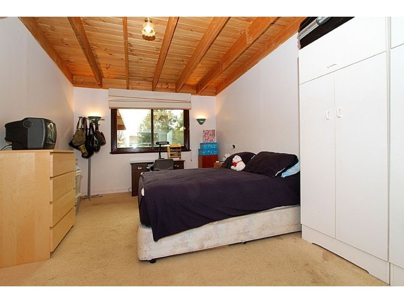 8 Cash Street, Kingsbury VIC 3083