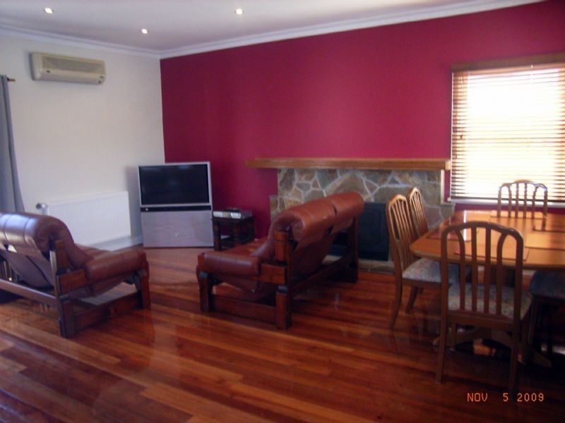 Room 2/16 Doidge Street, Bundoora VIC 3083