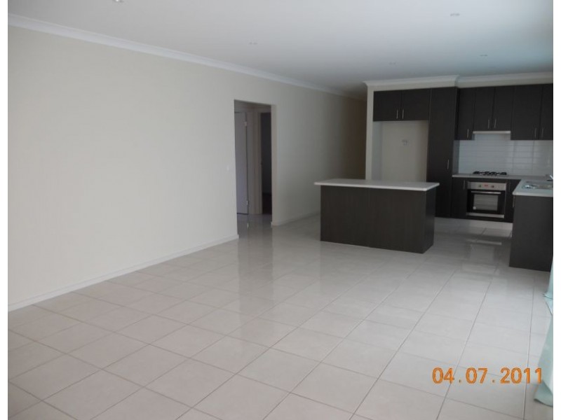 34 St. Leonard Drive, South Morang VIC 3752