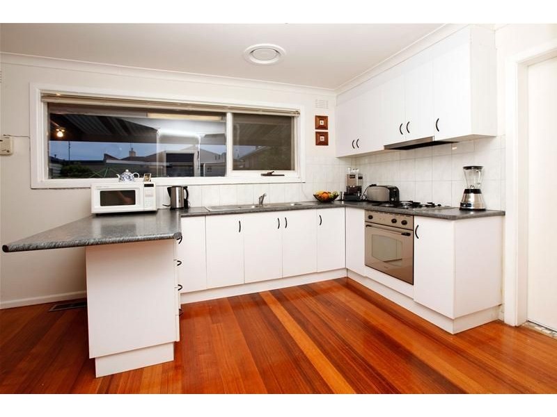 46 Green Avenue, Kingsbury VIC 3083