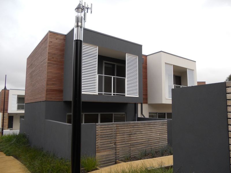 8 Grasstree Way, Bundoora VIC 3083