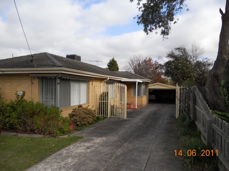 206 Greenwood Drive, Bundoora VIC 3083