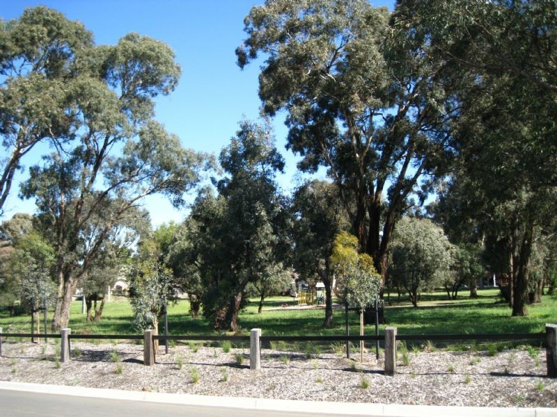 13 Queens Gardens, Bundoora VIC 3083