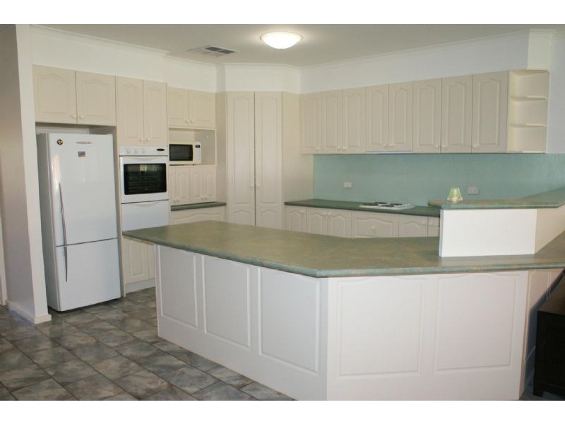 36 Castleton Road, Viewbank VIC 3084