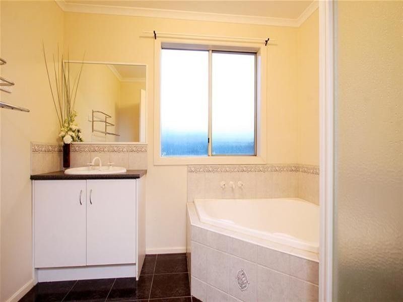 28 Samuel Court, Bundoora VIC 3083