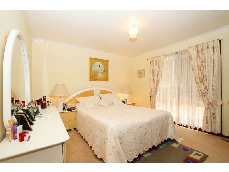 19 St Helena Road, Greensborough VIC 3088