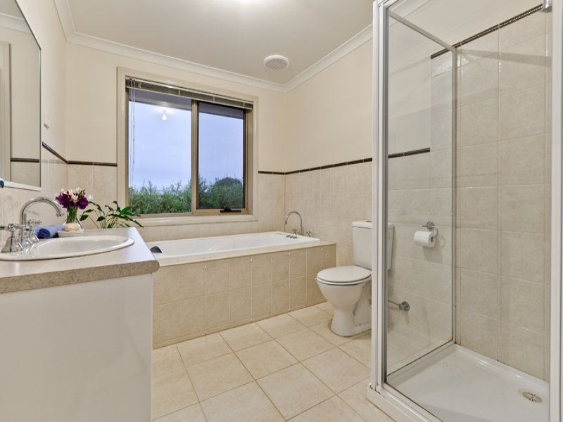 16 Bodkin Avenue, Bundoora VIC 3083
