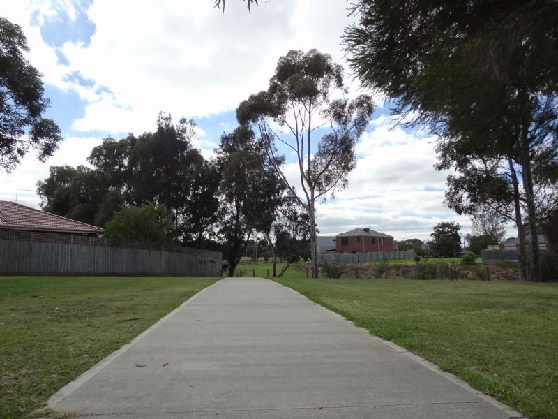 32 Glenn Crescent, Bundoora VIC 3083