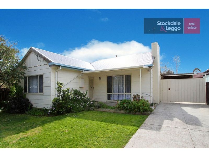 76 Scott Grove, Kingsbury VIC 3083