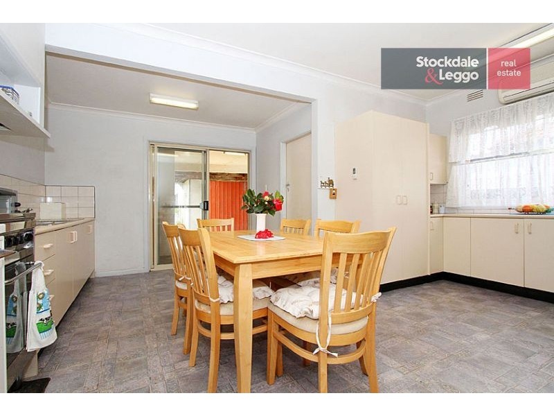 76 Scott Grove, Kingsbury VIC 3083