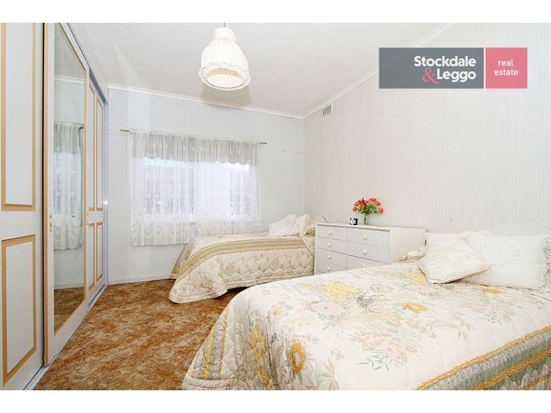 76 Scott Grove, Kingsbury VIC 3083