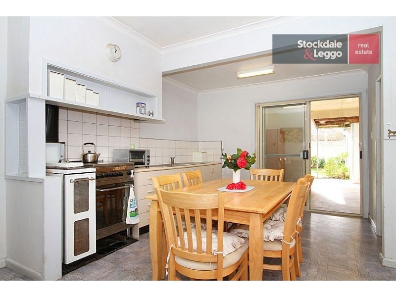 76 Scott Grove, Kingsbury VIC 3083