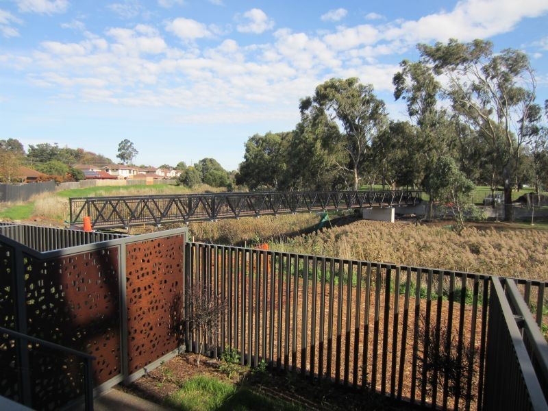 2/5 Collared Close, Bundoora VIC 3083