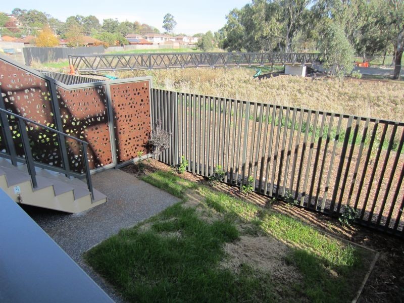 2/5 Collared Close, Bundoora VIC 3083