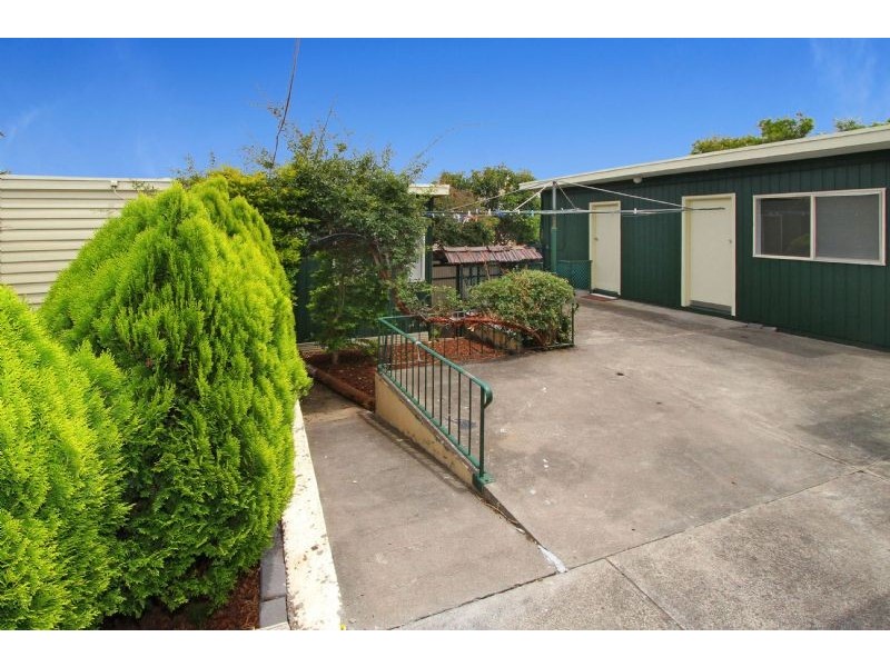 25 Scott Grove, Kingsbury VIC 3083