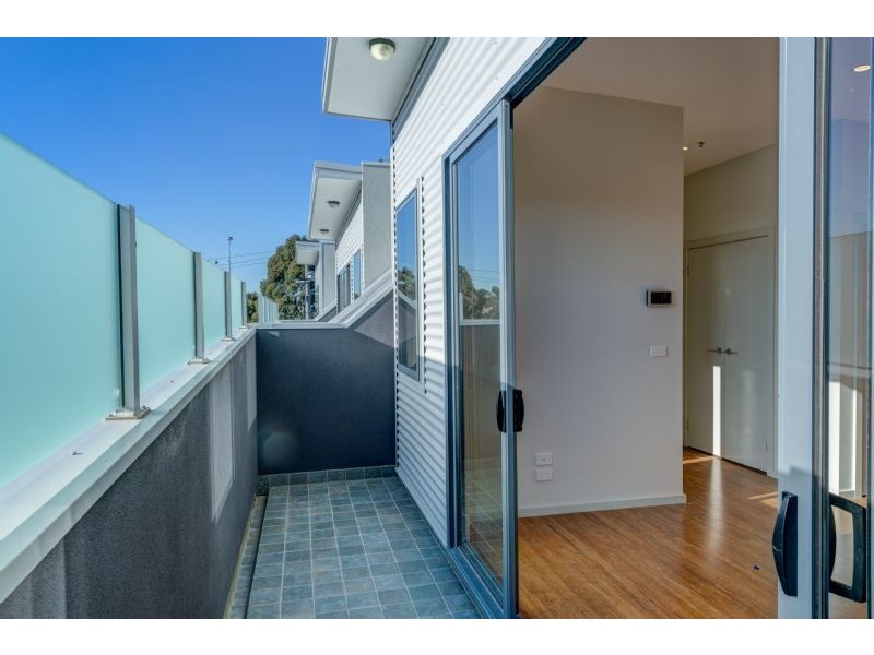 9/1023 Plenty Road, Kingsbury VIC 3083