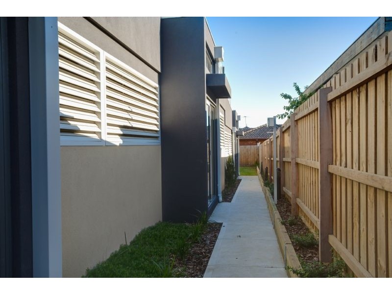 9/1023 Plenty Road, Kingsbury VIC 3083