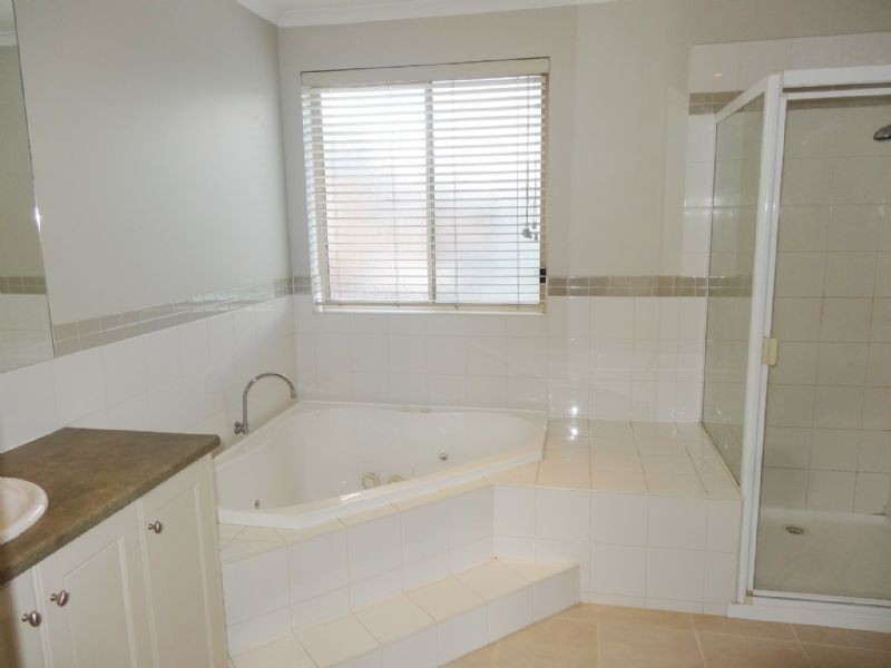 4 Lemon Gum Parade, Bundoora VIC 3083