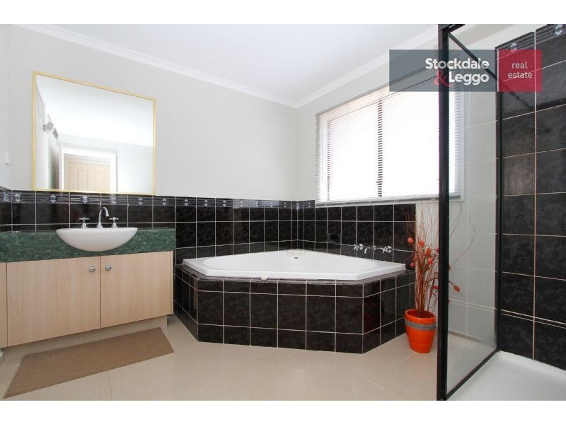 13 Winterhill Link, Bundoora VIC 3083
