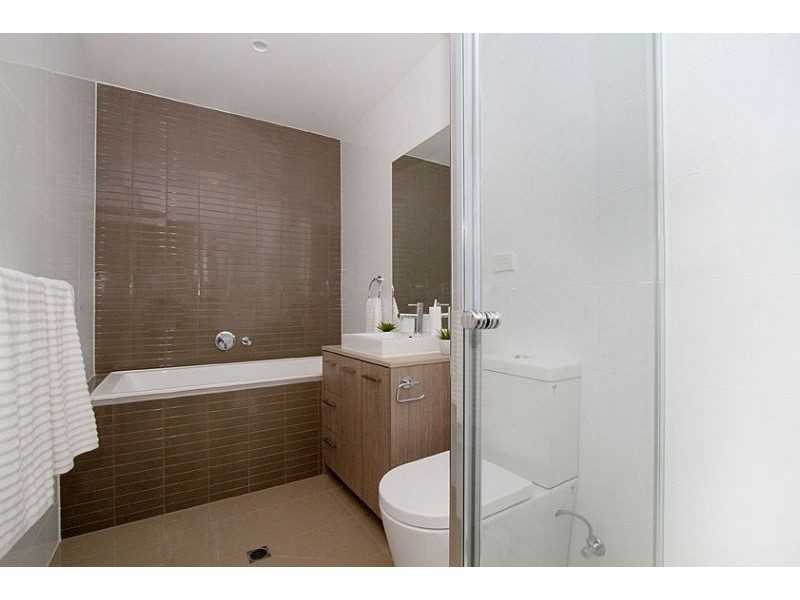 2/9 Collared Close, Bundoora VIC 3083