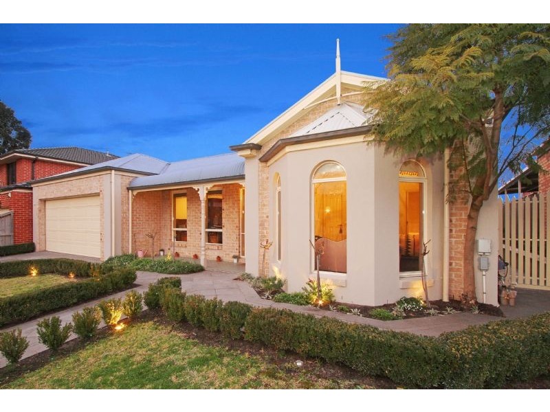 19 Scarlet Drive, Bundoora VIC 3083