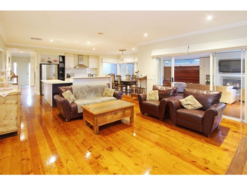 19 Scarlet Drive, Bundoora VIC 3083