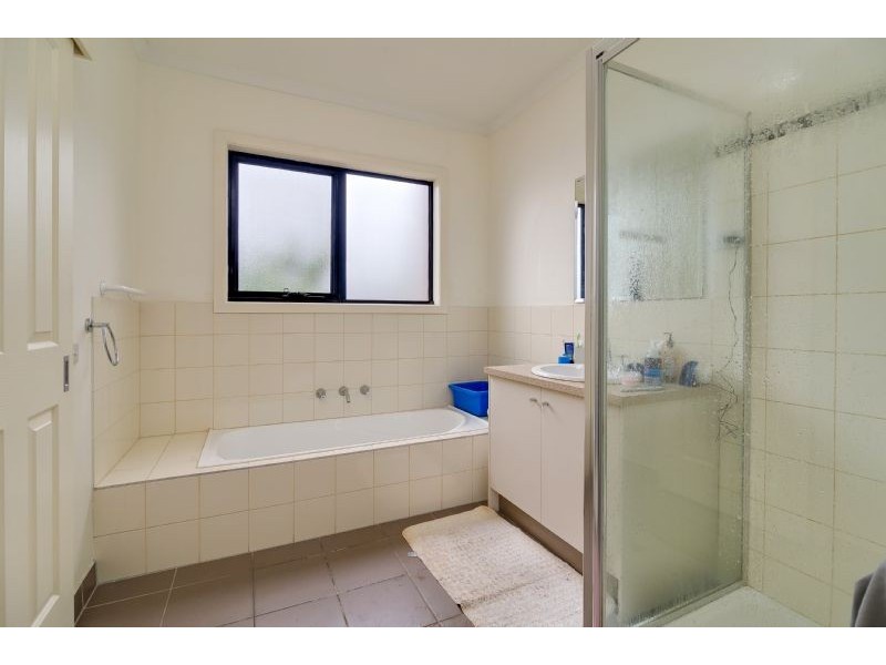 2/979 Plenty Road, Kingsbury VIC 3083