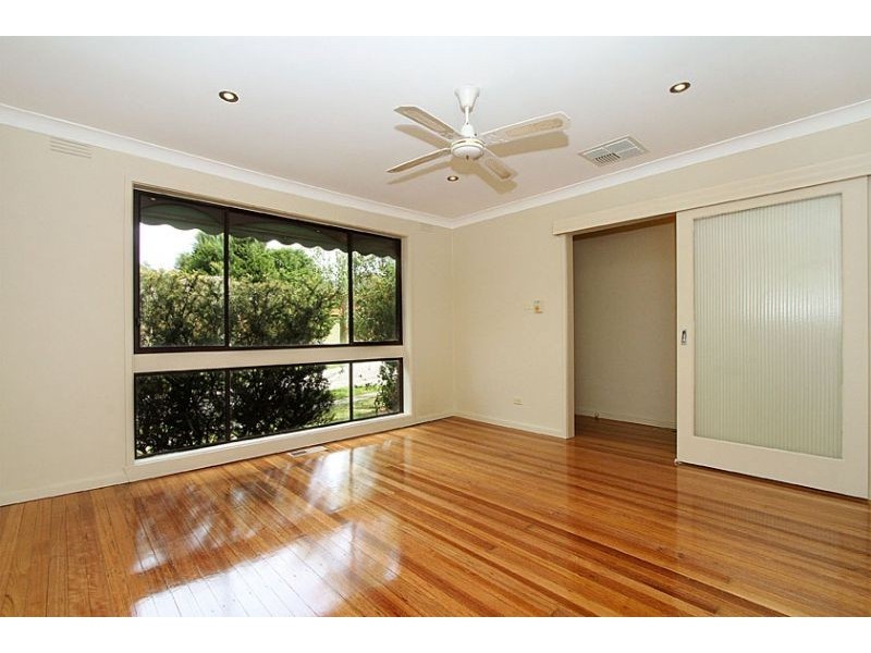 8/83 Nell Street, Greensborough VIC 3088