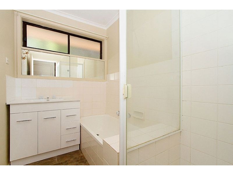 8/83 Nell Street, Greensborough VIC 3088