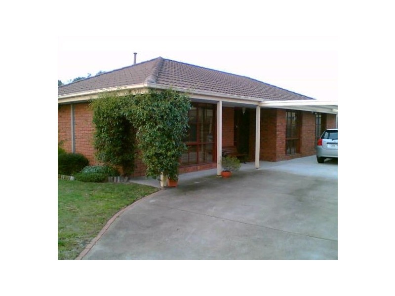 8 Warralong Court, Langwarrin VIC 3910