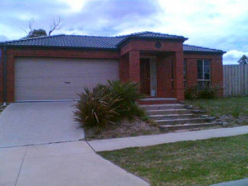 11 Sandalwood Grove, Carrum Downs VIC 3201